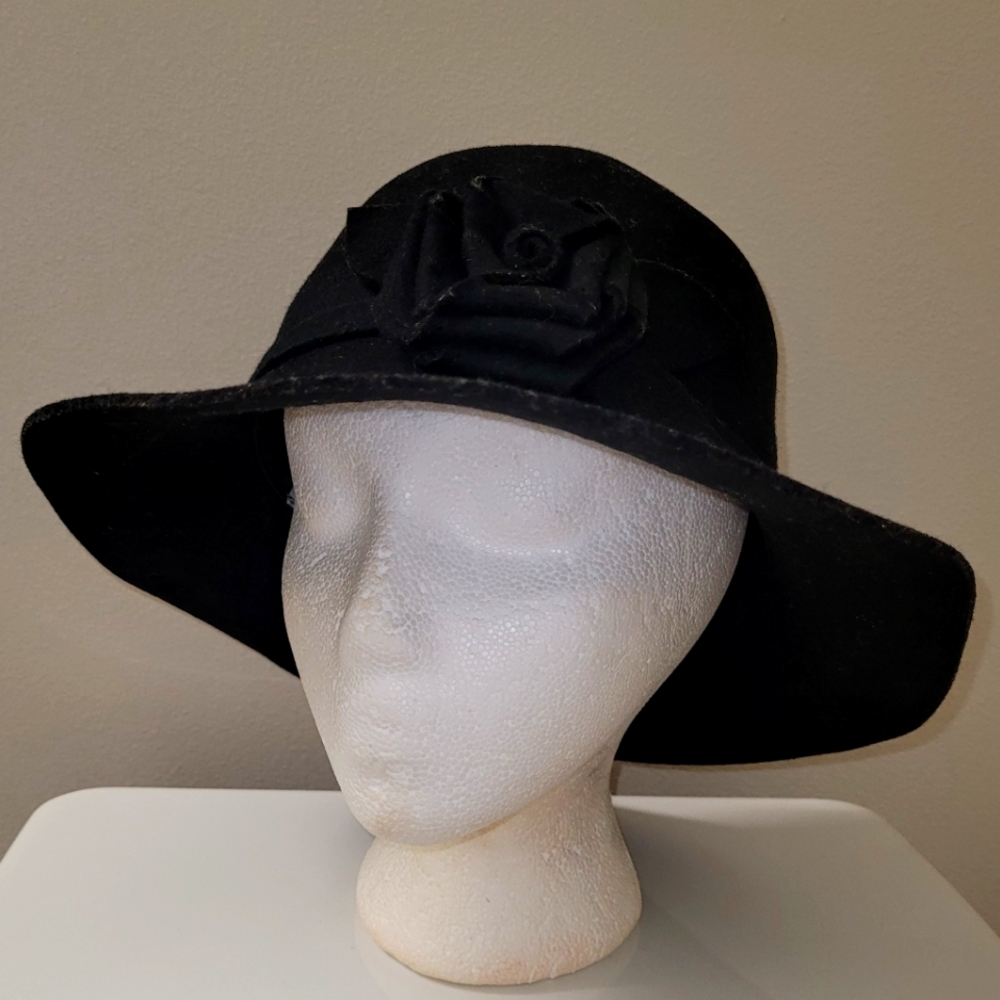 Ladies wool hat